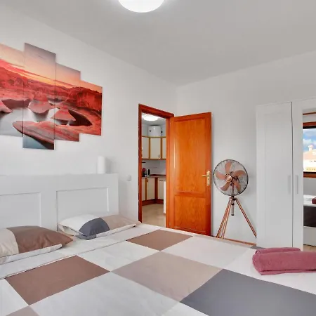Superb Flat, Terrace 20m, 2rooms, Pool, Wi Fi